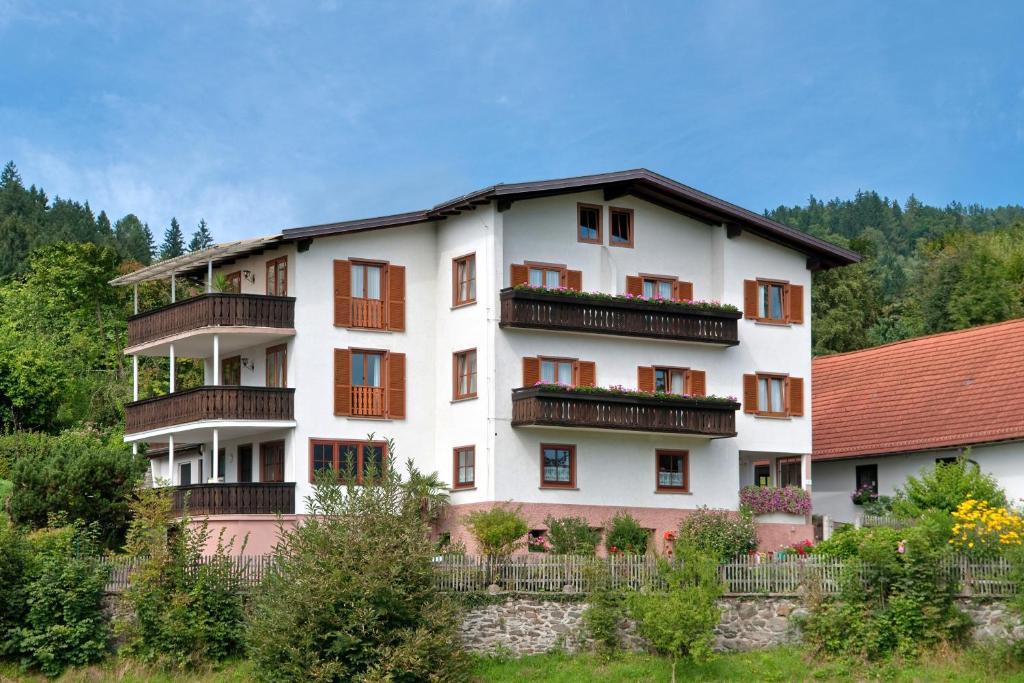 Schuetzenhof Aparthotel Sattendorf Kültér fotó